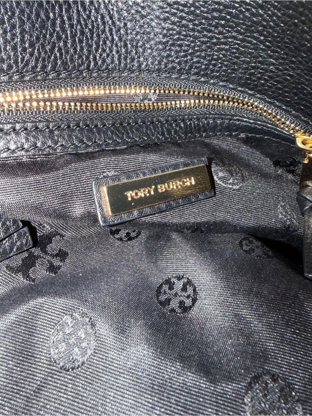 Tory Burch Black Pebbled Leather Shoulder Bag with Gold Logo - Picture 7 of 7